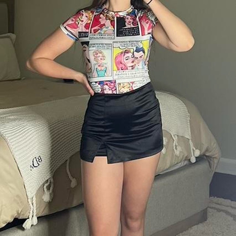 Silky satin black skort